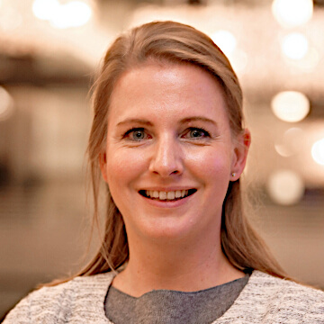 Dr. Julia Exner-Kuhn